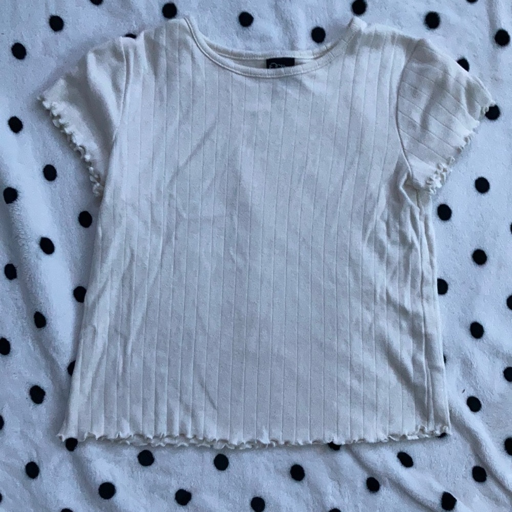 cute white cropped tee